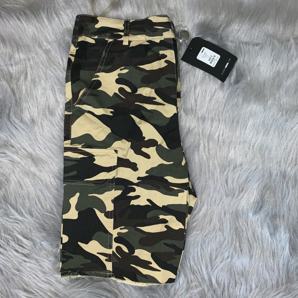Dina Cargo Shorts